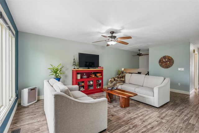 1316 E Girard Avenue, Indianola, IA 50125