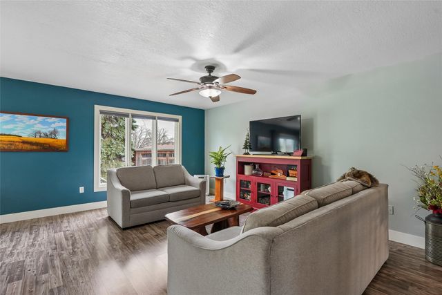 1316 E Girard Avenue, Indianola, IA 50125