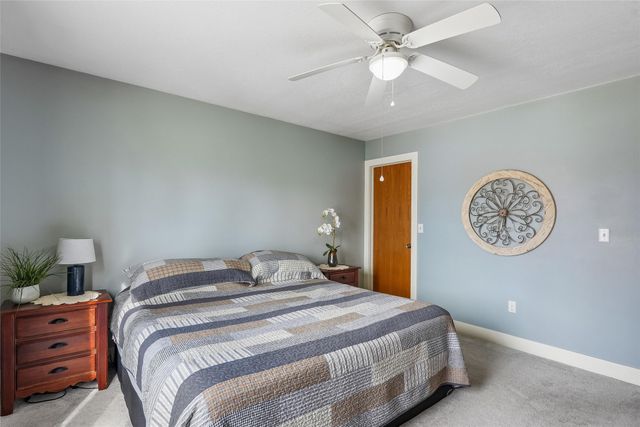 1316 E Girard Avenue, Indianola, IA 50125