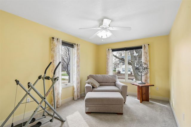 1316 E Girard Avenue, Indianola, IA 50125