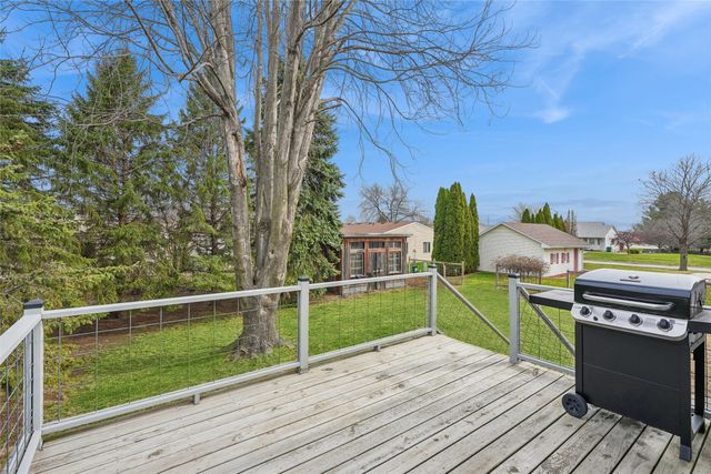 1316 E Girard Avenue, Indianola, IA 50125