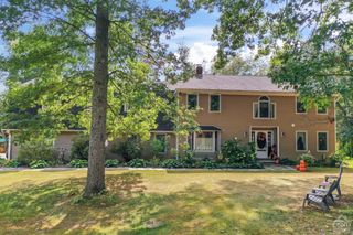 6 Weathersfield Ln, Kinderhook, NY 12184