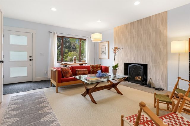 12328 38th Avenue NE, Seattle, WA 98125
