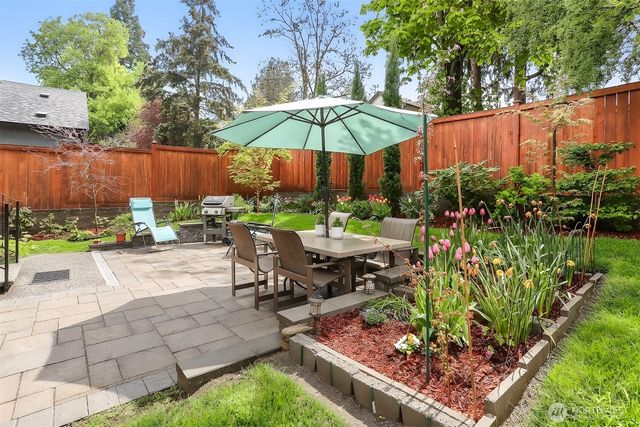12328 38th Avenue NE, Seattle, WA 98125