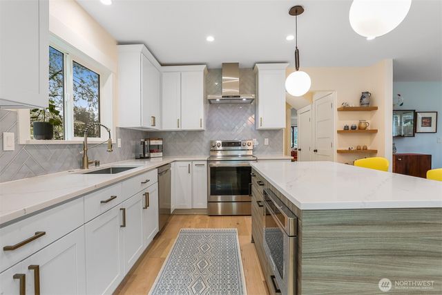12328 38th Avenue NE, Seattle, WA 98125