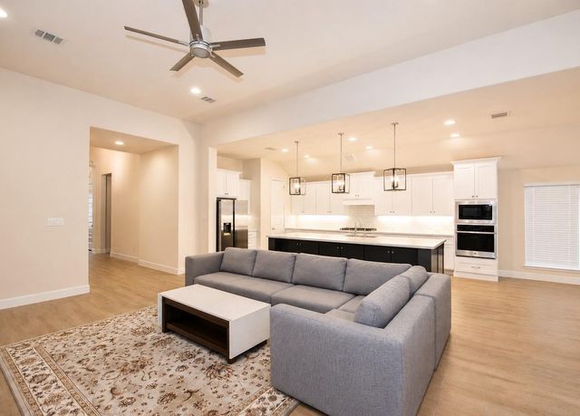 19211 Belmont Stakes Way, Tomball, TX 77377