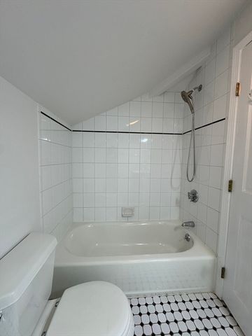 6 Rockland Place 6, Newton, MA 02464