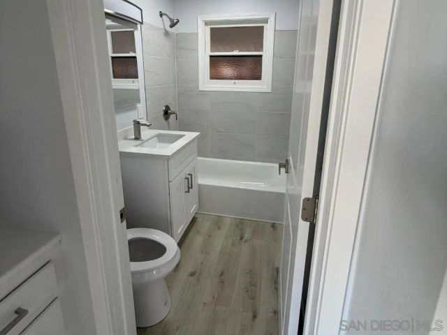 2563 L St, San Diego, CA 92102