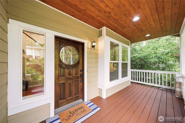451 211th Avenue NE, Sammamish, WA 98074