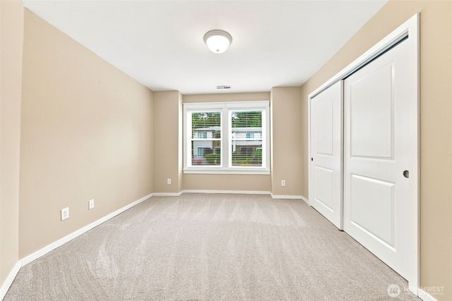 451 211th Avenue NE, Sammamish, WA 98074