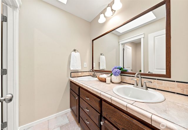 451 211th Avenue NE, Sammamish, WA 98074