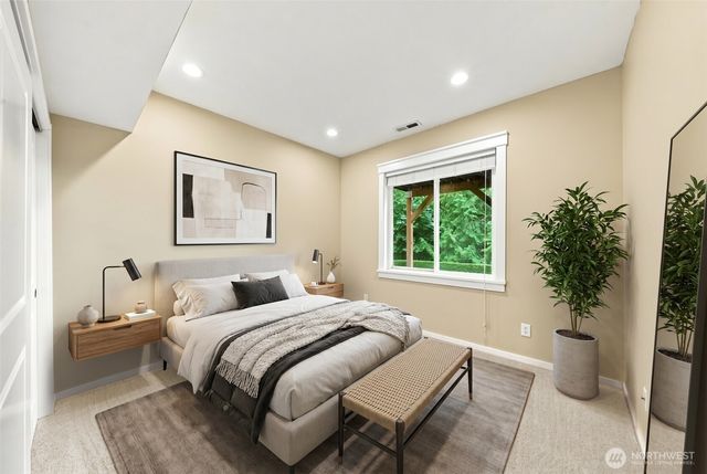 451 211th Avenue NE, Sammamish, WA 98074