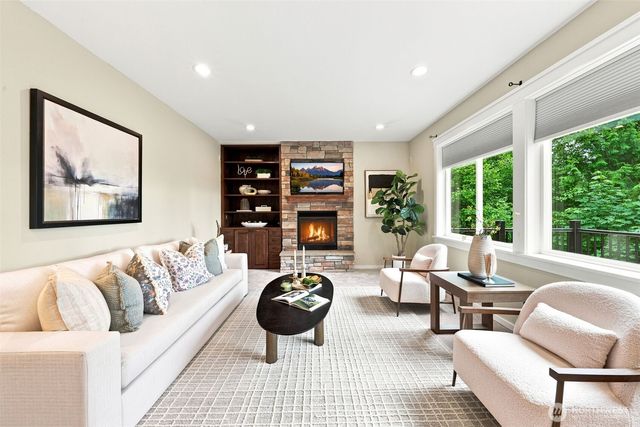 451 211th Avenue NE, Sammamish, WA 98074