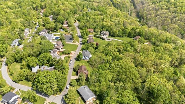 75 Oakridge Drive, Parkersburg, WV 26104