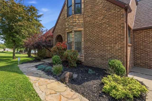 75 Oakridge Drive, Parkersburg, WV 26104