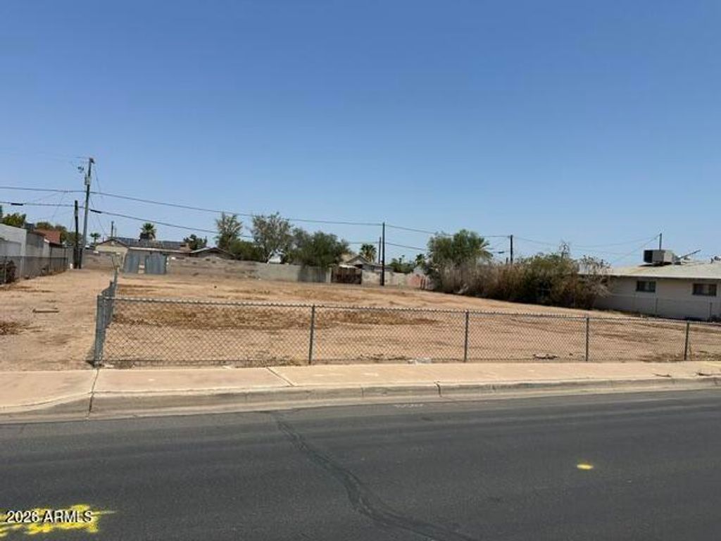 E Drive, Avondale, AZ 85323 — photo 3