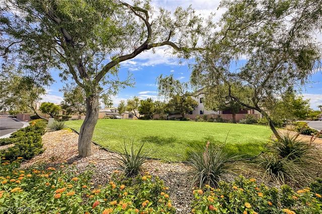 8117 Orchard Glen Avenue, Las Vegas, NV 89131