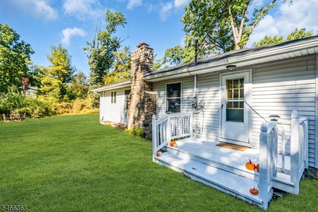 632 Dorothy Ln, Roxbury Twp., NJ 07850 — exterior