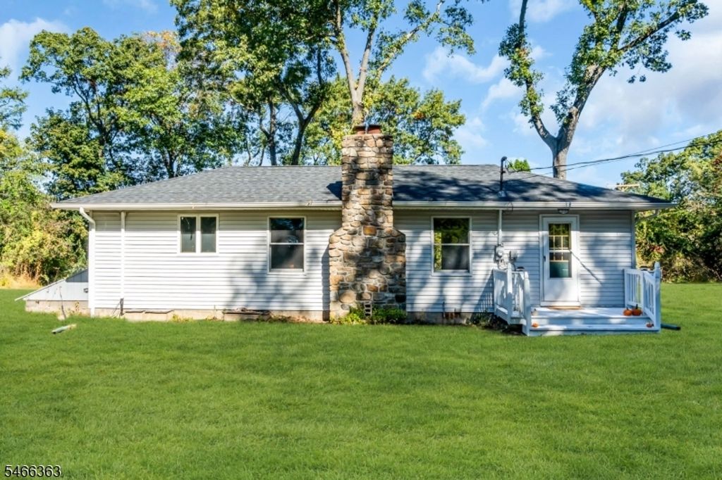 632 Dorothy Ln, Roxbury Twp., NJ 07850 — photo 2