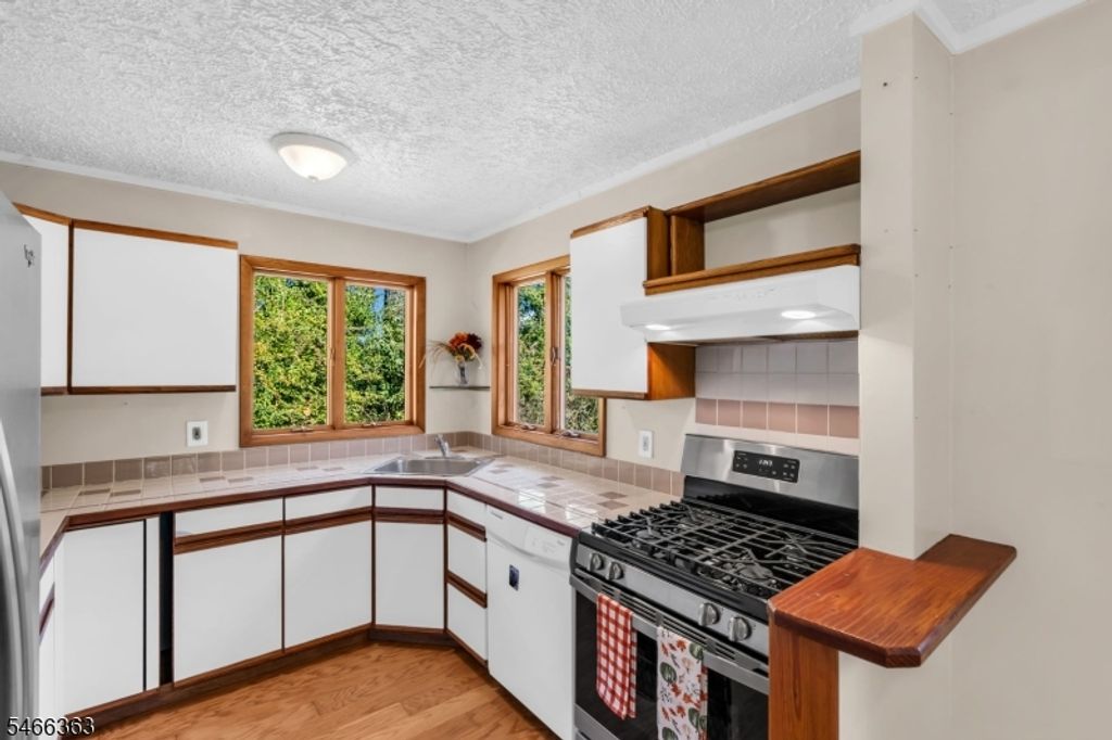 632 Dorothy Ln, Roxbury Twp., NJ 07850 — photo 4