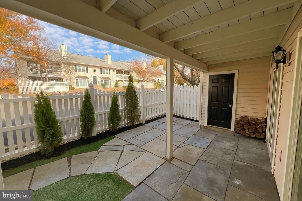 10195-A ASHBROOKE CT #109, Oakton, VA 22124