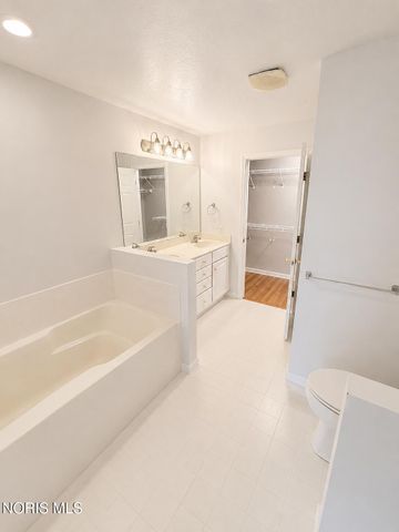 4210 Caravelle Drive, Toledo, OH 43623