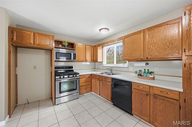 729 Vanderville Drive, Fenton, MO 63026