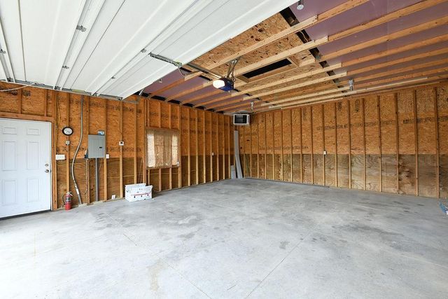 8018 Aquarius Drive, Fargo, ND 58104