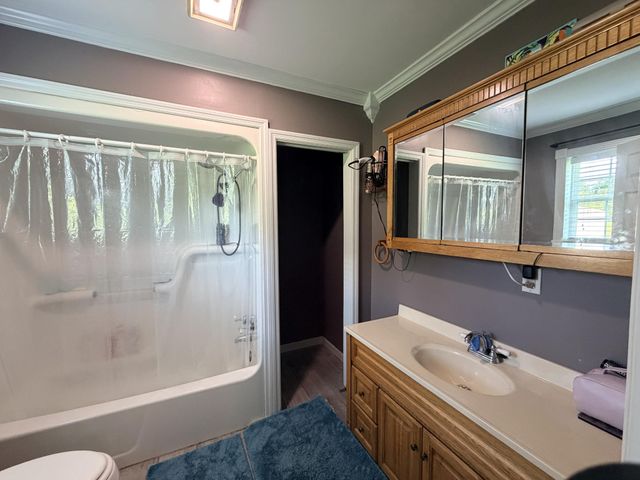 245 County Road 365, Sweetwater, TN 37874