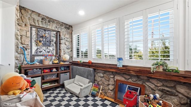 7276 Summitrose Street, Tujunga, CA 91042