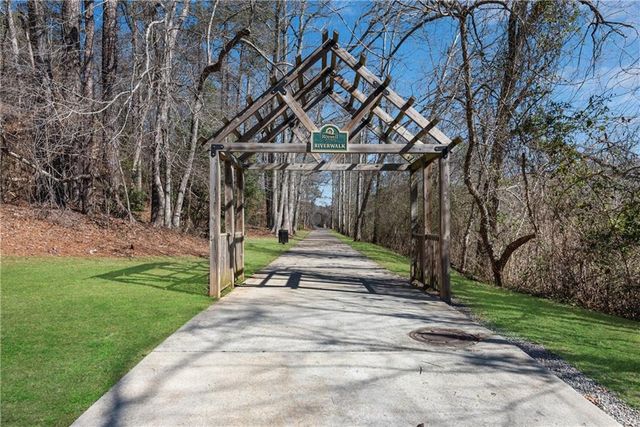 520 Clover Court, Roswell, GA 30075