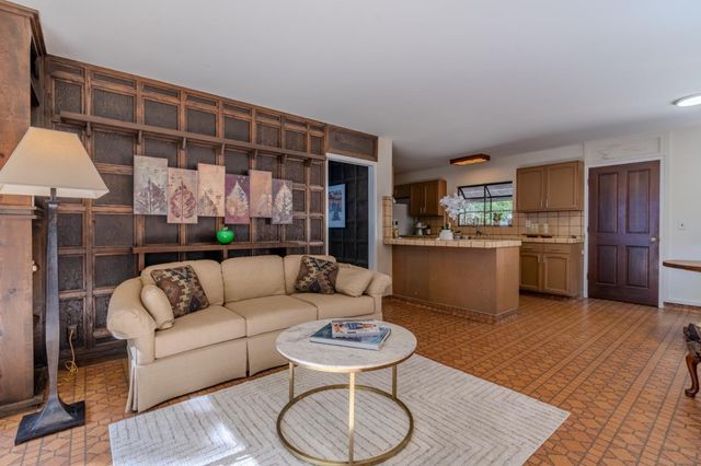 800 Oddstad Boulevard, Pacifica, CA 94044