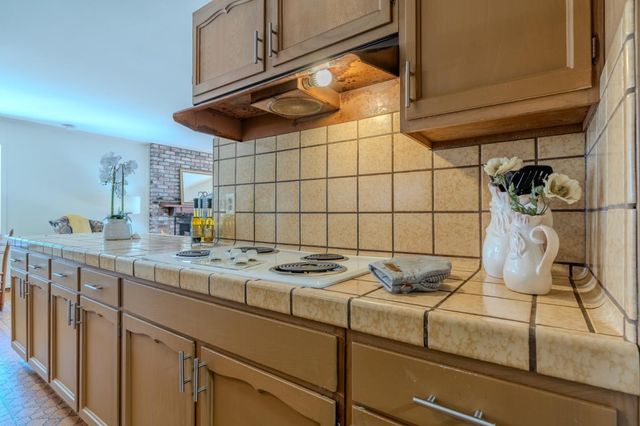 800 Oddstad Boulevard, Pacifica, CA 94044