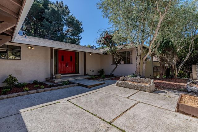 800 Oddstad Boulevard, Pacifica, CA 94044