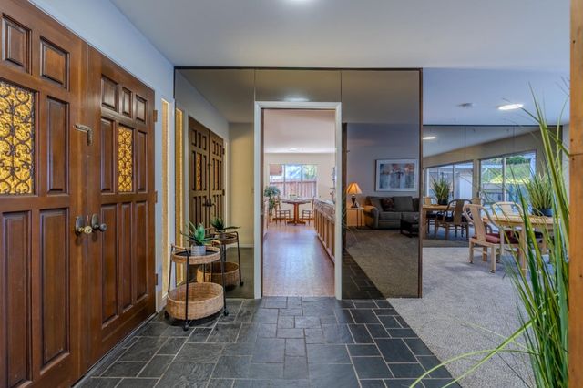 800 Oddstad Boulevard, Pacifica, CA 94044