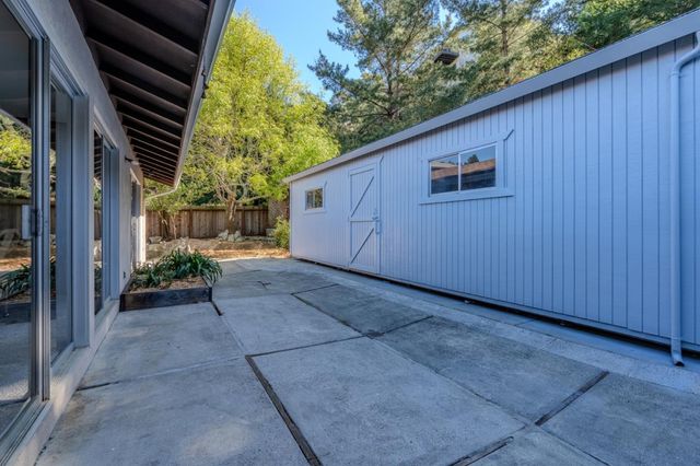 800 Oddstad Boulevard, Pacifica, CA 94044