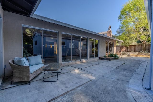 800 Oddstad Boulevard, Pacifica, CA 94044