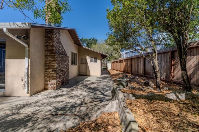 800 Oddstad Boulevard, Pacifica, CA 94044