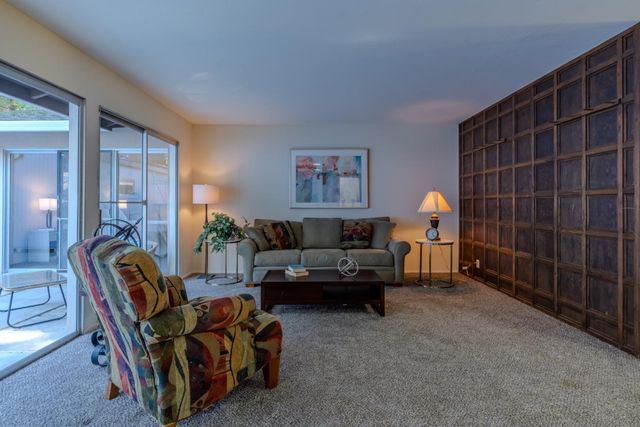 800 Oddstad Boulevard, Pacifica, CA 94044