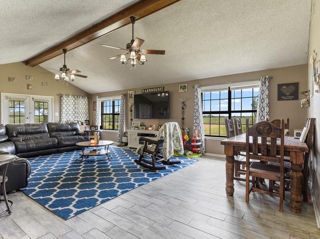 21126 Highway 111, Louise, TX 77455