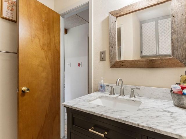 21126 Highway 111, Louise, TX 77455