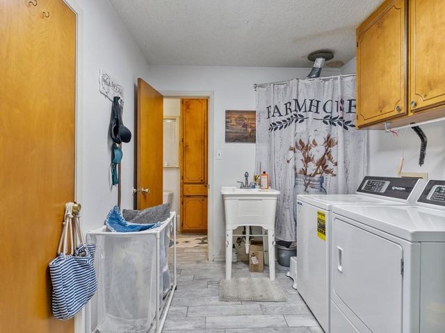 21126 Highway 111, Louise, TX 77455