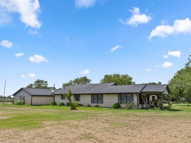 21126 Highway 111, Louise, TX 77455