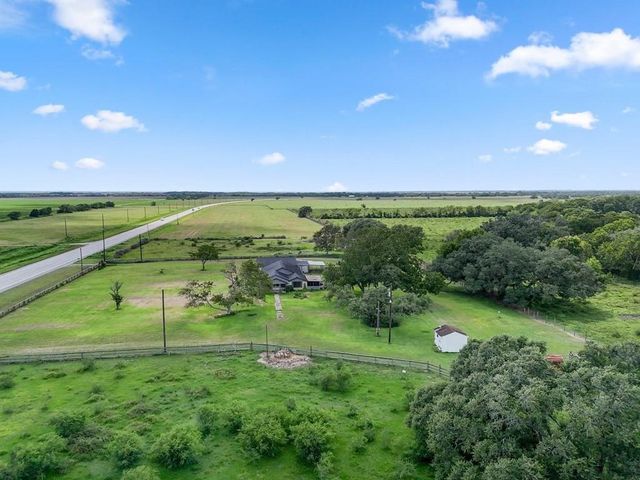 21126 Highway 111, Louise, TX 77455