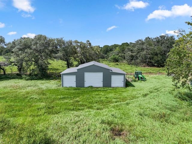 21126 Highway 111, Louise, TX 77455