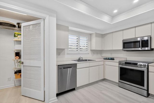 15314 Strathearn Drive 11603, Delray Beach, FL 33446