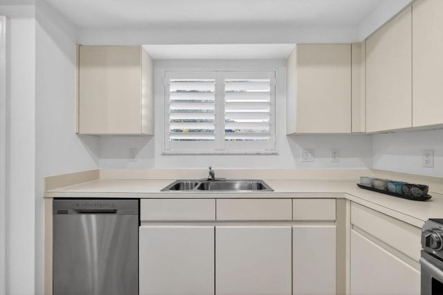 15314 Strathearn Drive 11603, Delray Beach, FL 33446