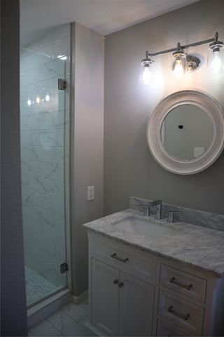 712 Joanna Drive, Hurst, TX 76053