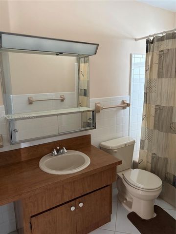 3205 Liberty St, Hollywood, FL 33021