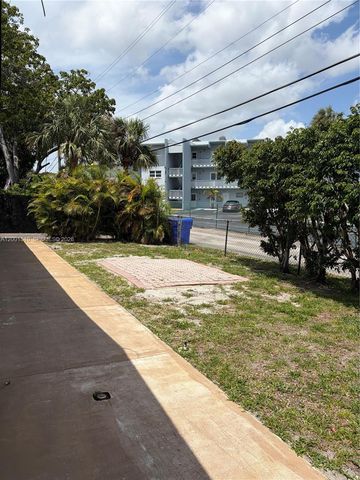 3205 Liberty St, Hollywood, FL 33021